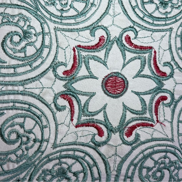 Home VCNY decorative pillow - Picture 3 of 6